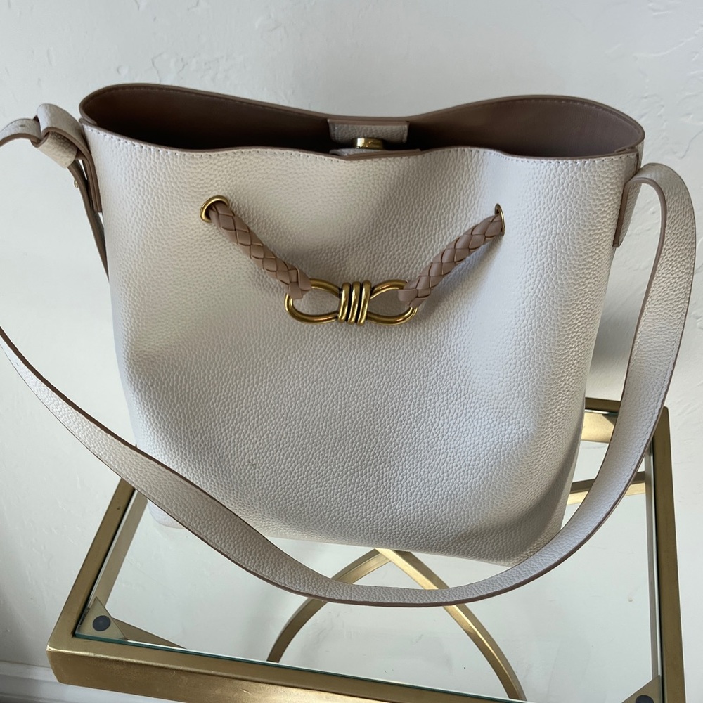 Chic Cream Shoulder Bag with Gold Accents